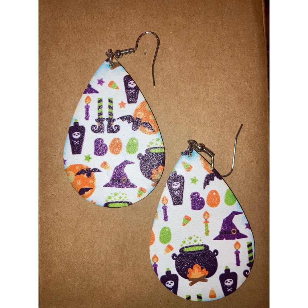 ☀️3/$9☀️ Witches Brew Halloween Earrings